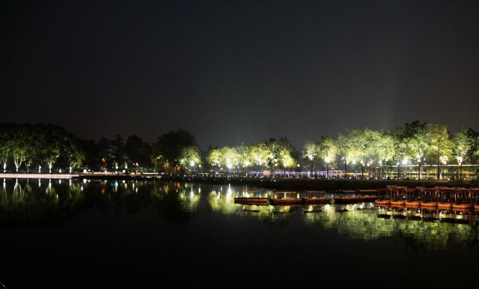 1638935242(1).jpg 園林景觀亮化設(shè)計(jì)技巧